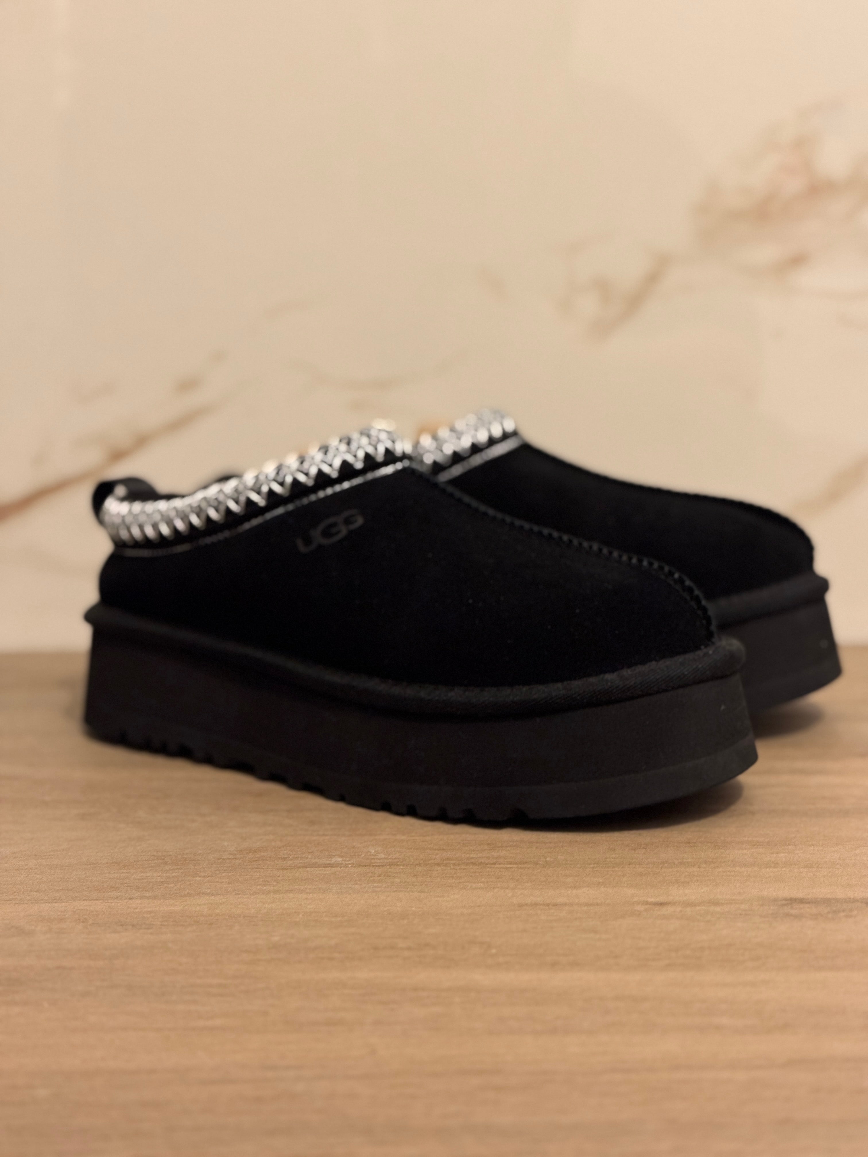 UGG Tazz Slipper – Black