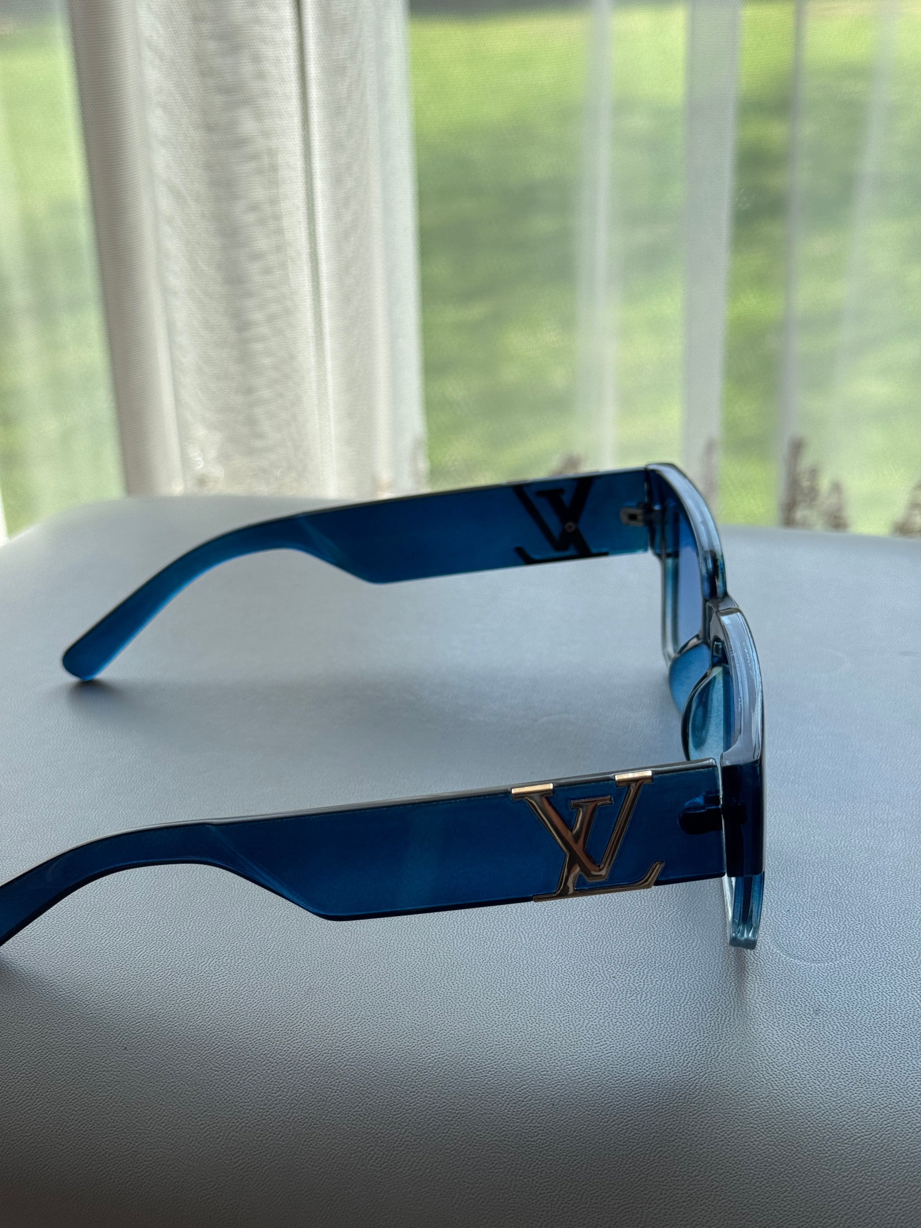Louis Vuitton Sunglasses – Transparent Light Blue/Gold