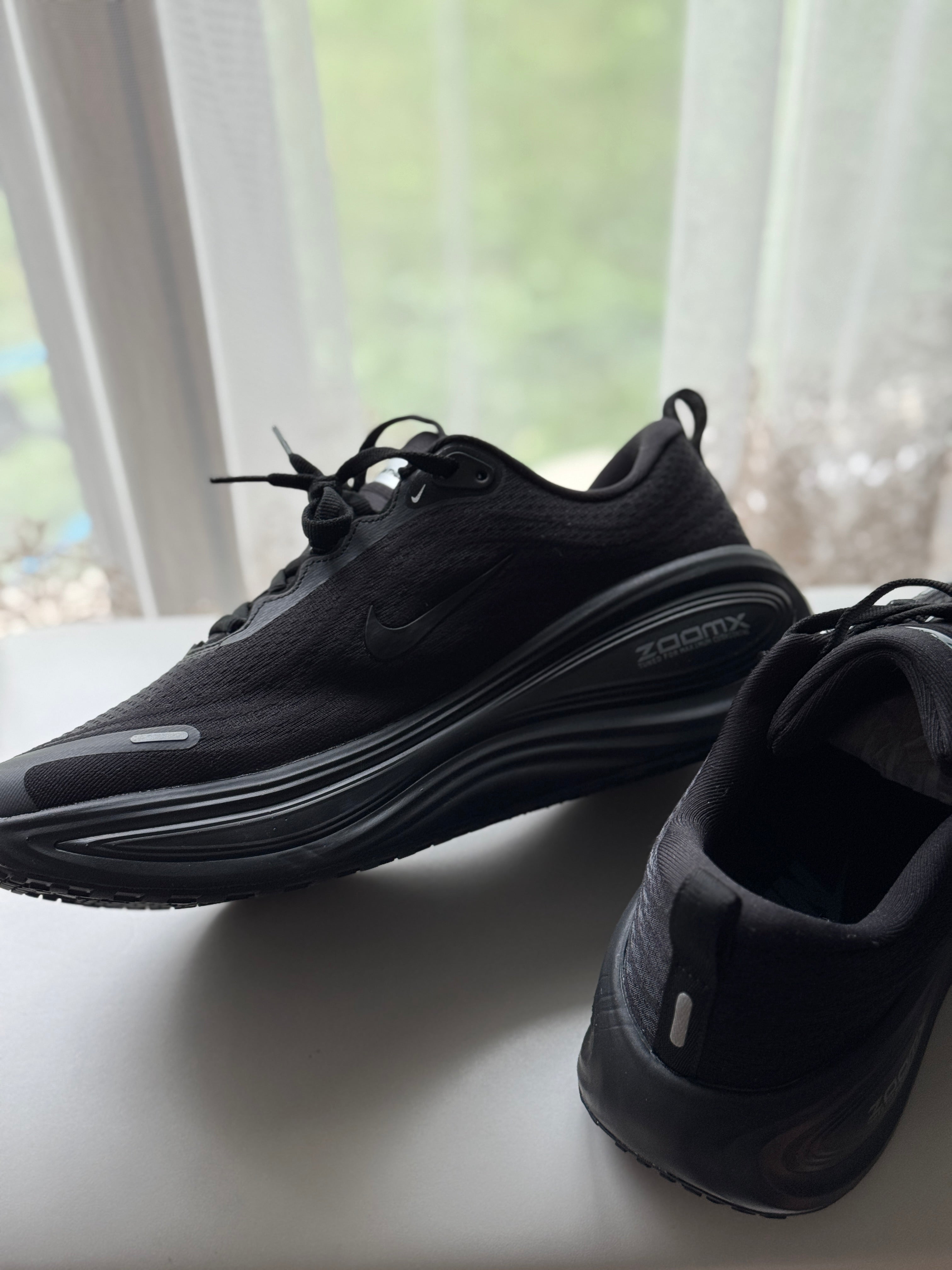 Nike Vomero Plus – Black