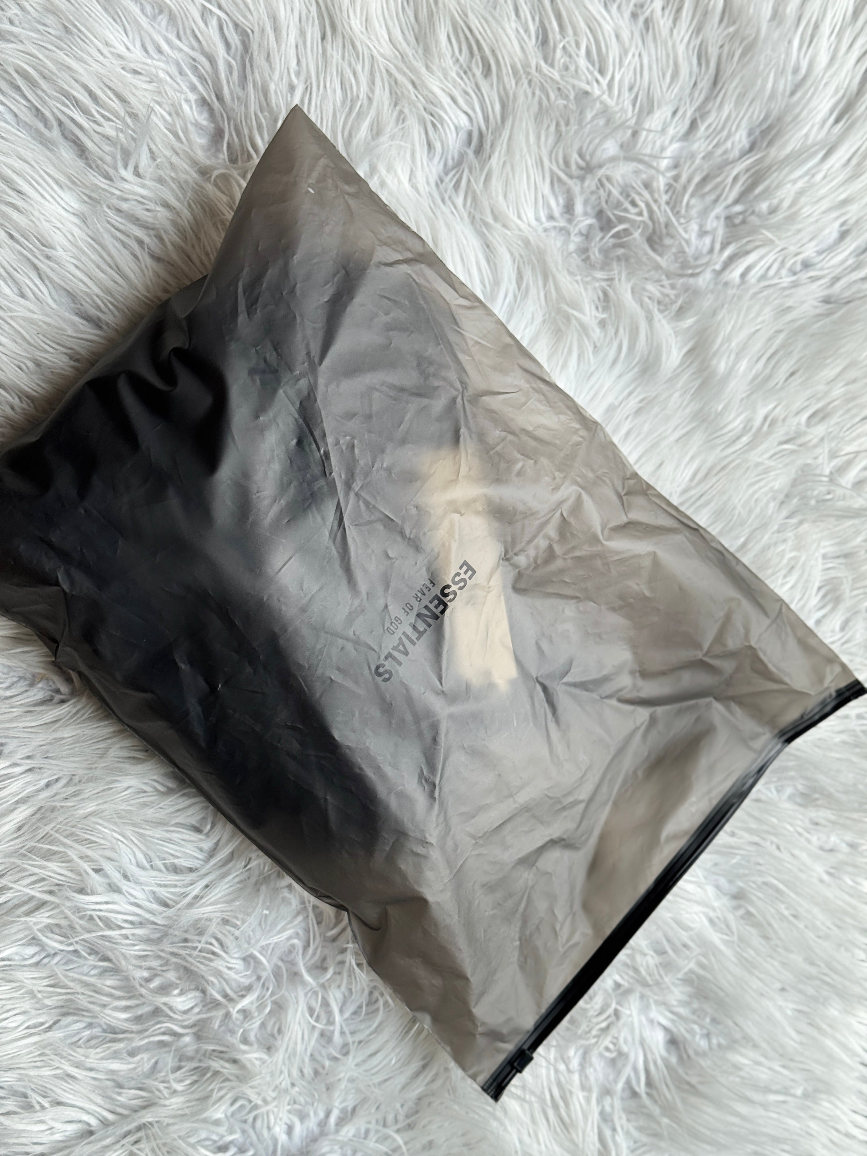 Fear of God Essentials 1977 Sweatpants – Dark Oak
