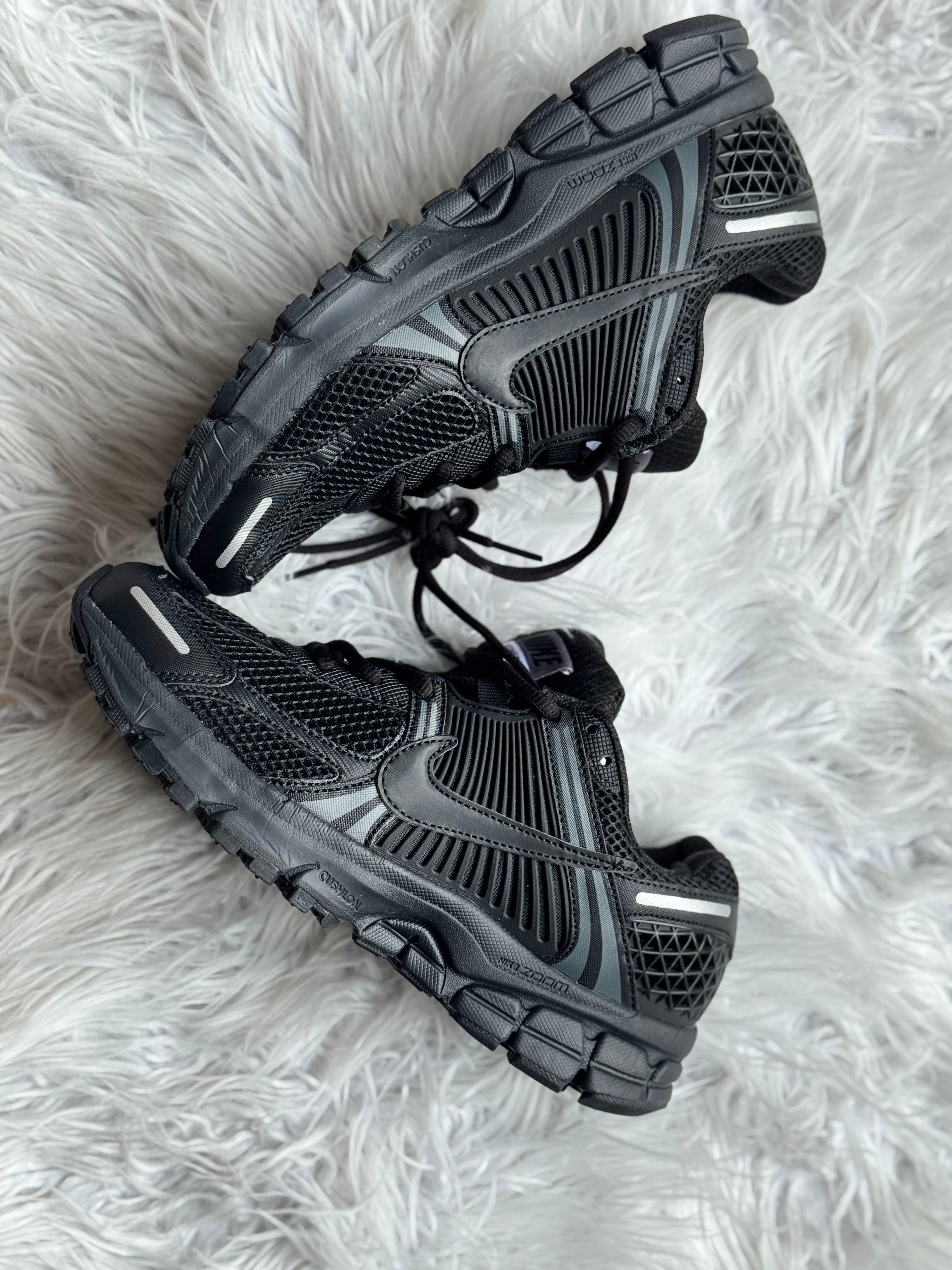 Nike Zoom Vomero 5 – Black