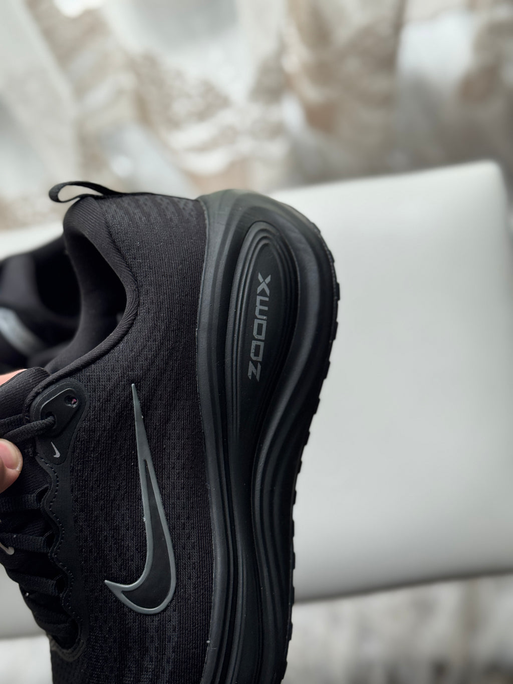 Nike Vomero Plus – Black