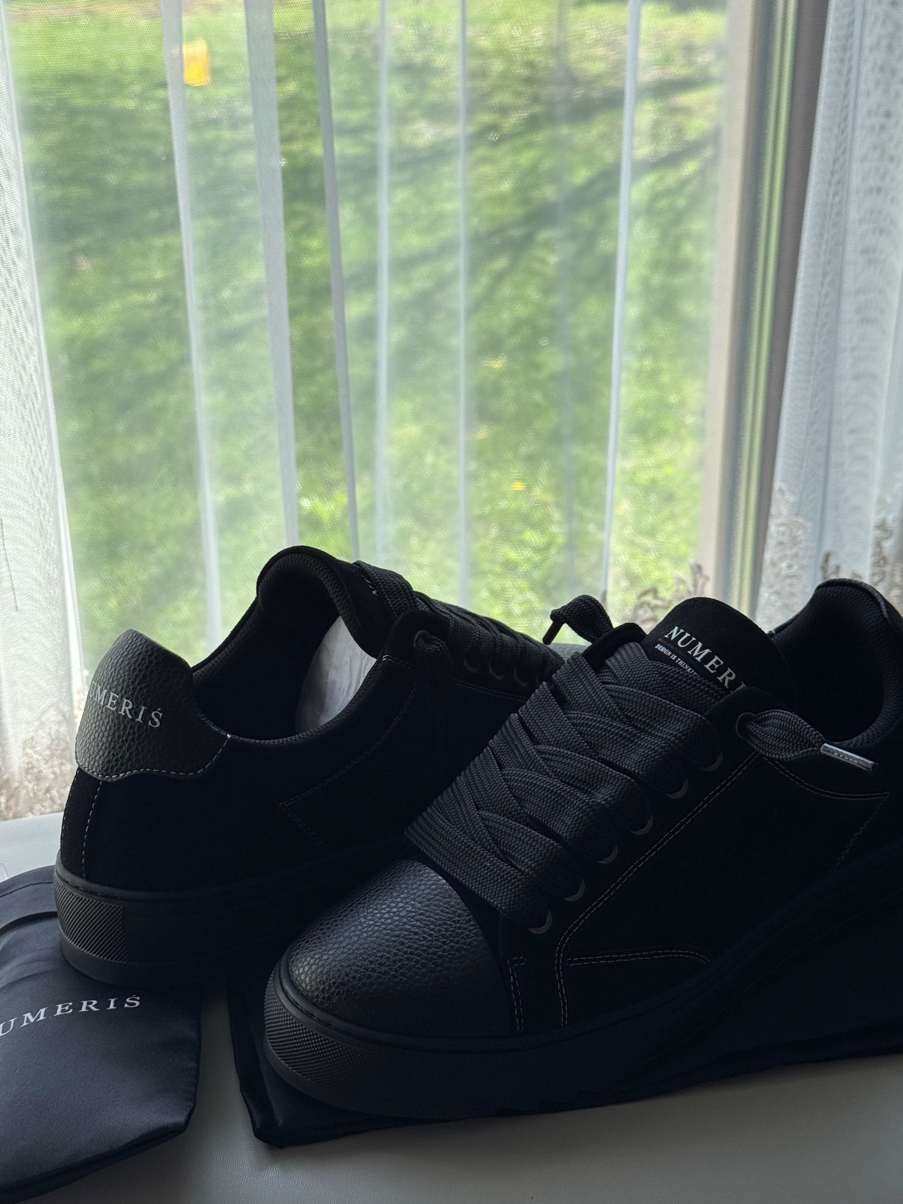 Numeris – Black