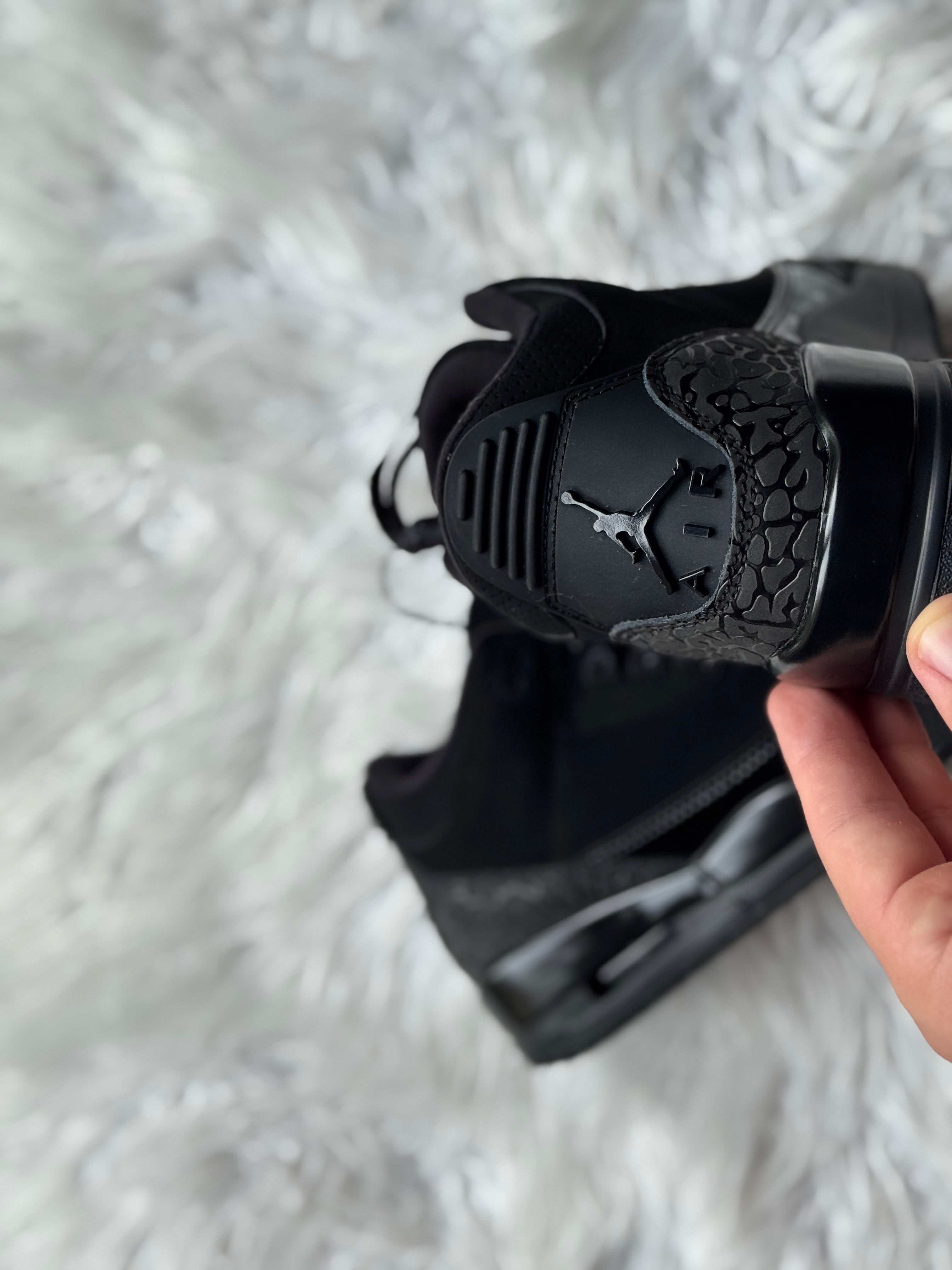 Air Jordan 3 Retro "Black Cat"