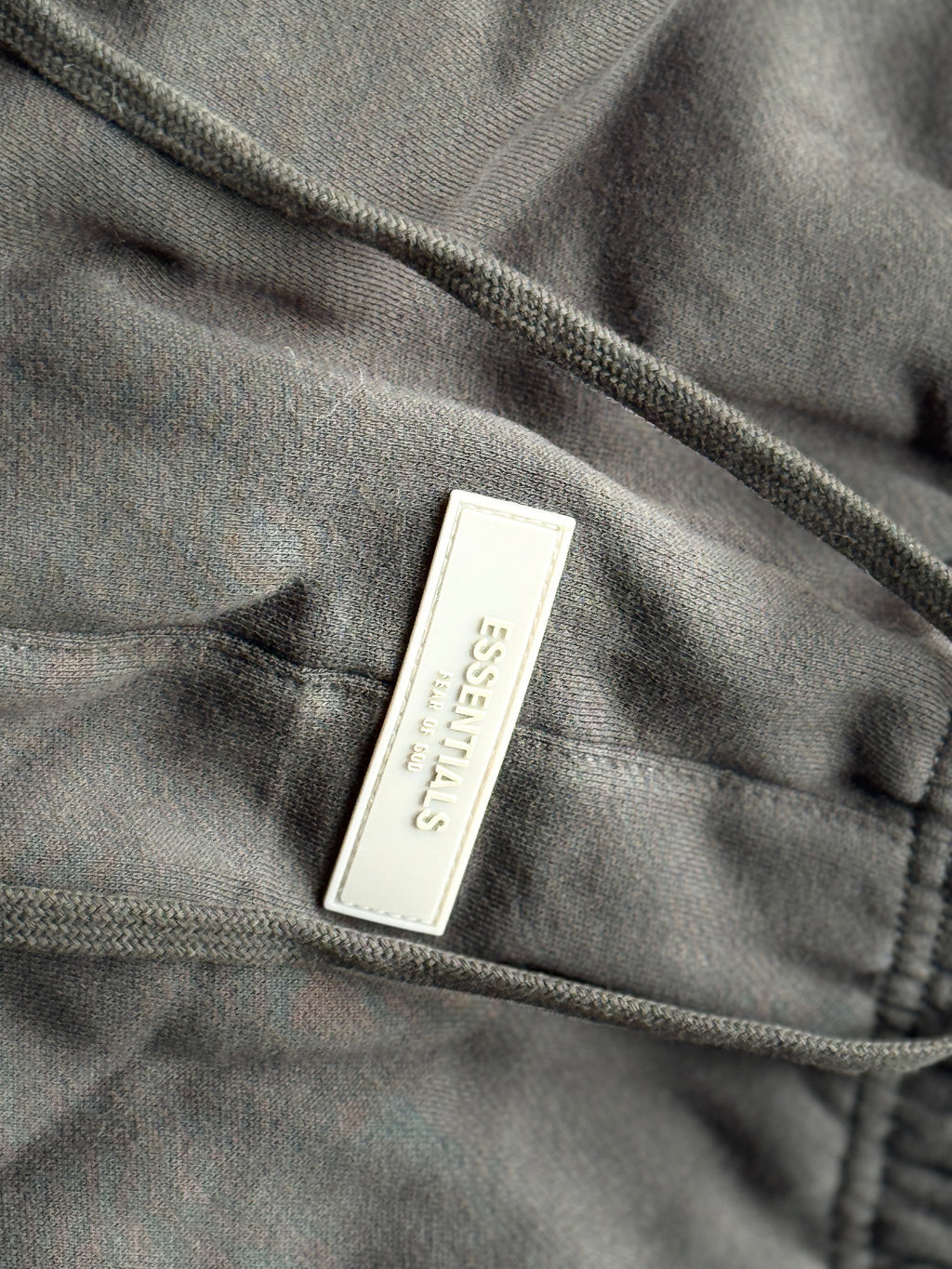 Fear of God Essentials 1977 Sweatpants – Dark Oak