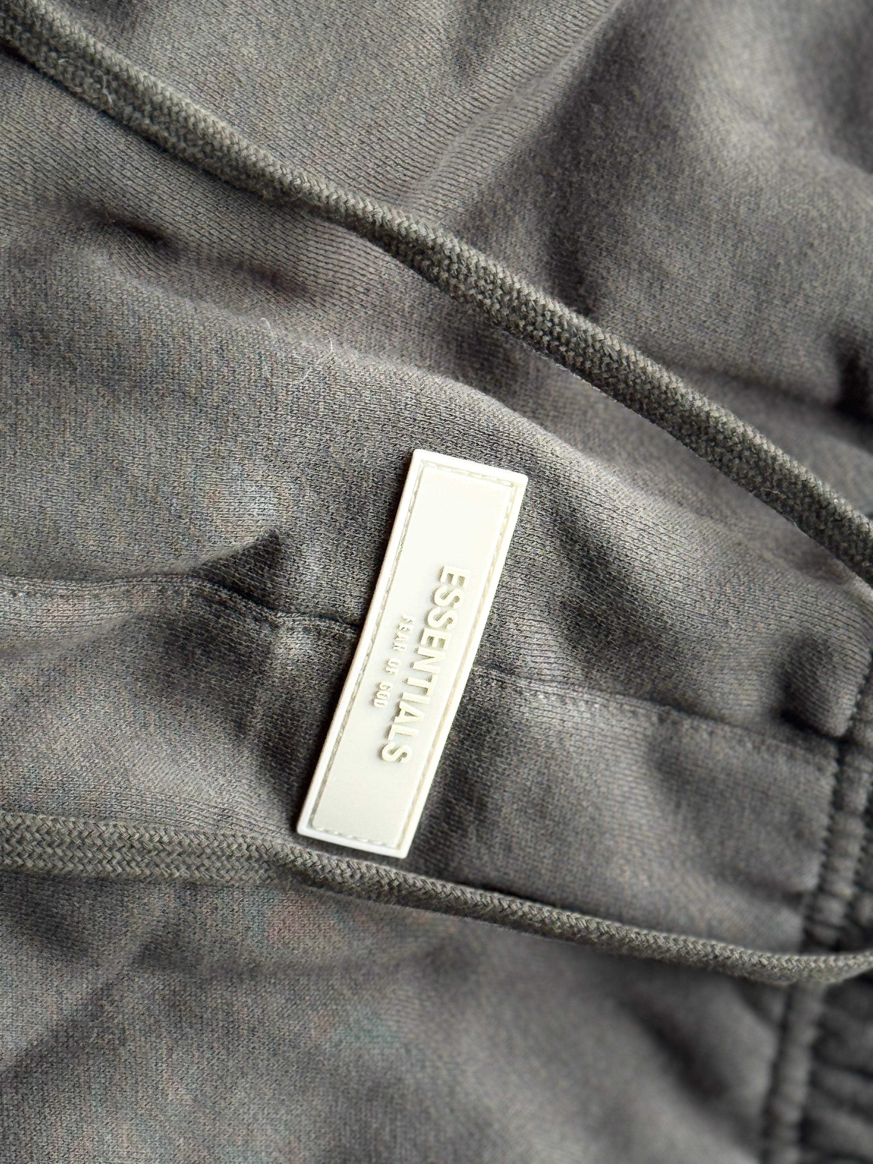 Fear of God Essentials 1977 Sweatpants – Dark Oak