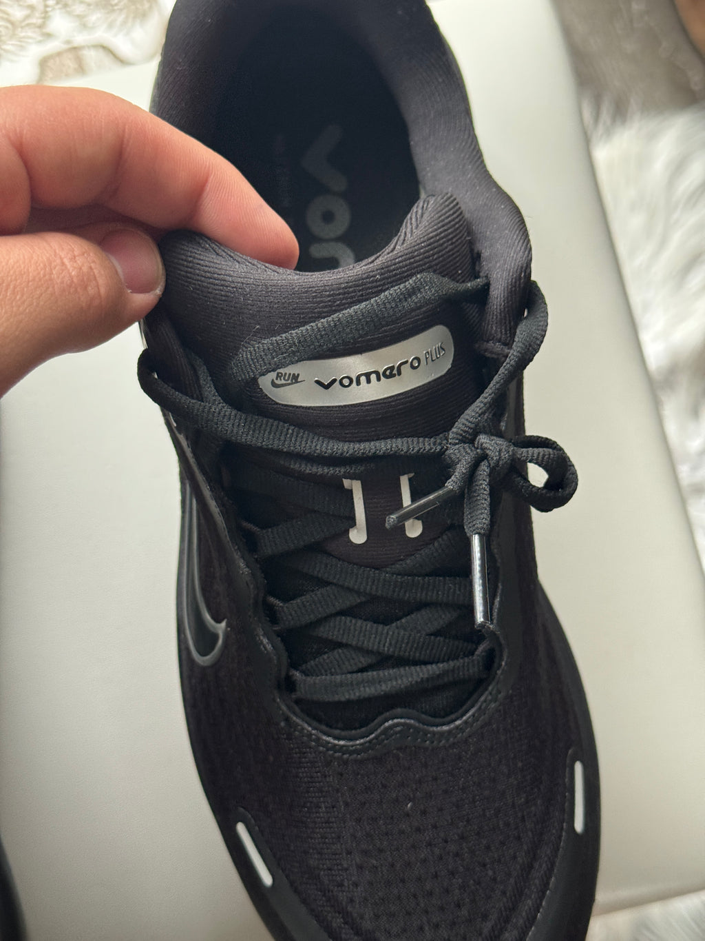 Nike Vomero Plus – Black