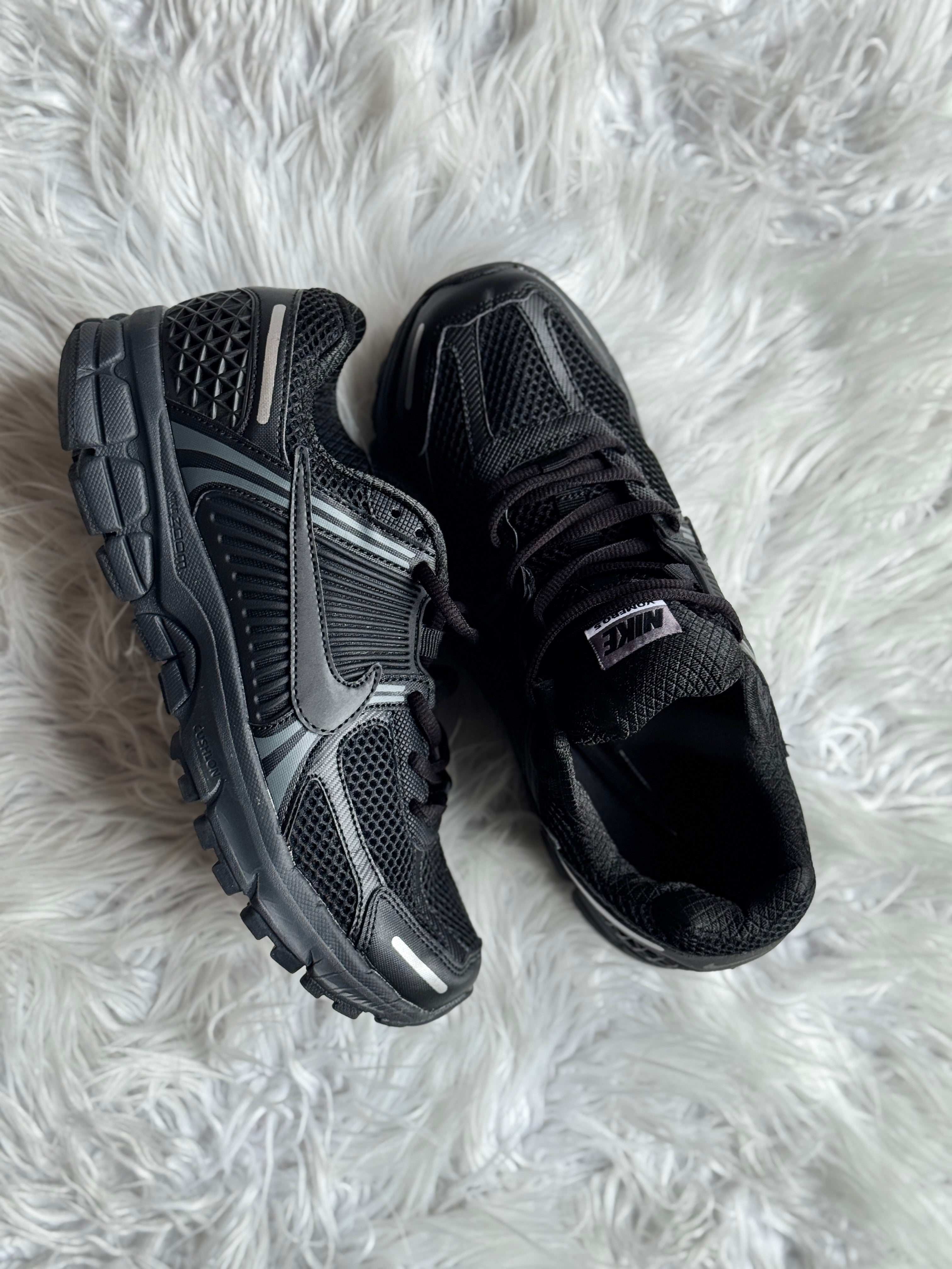 Nike Zoom Vomero 5 – Black
