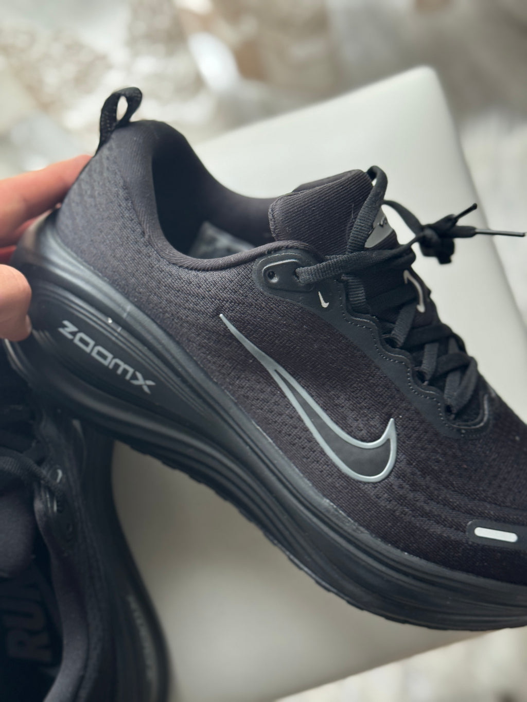 Nike Vomero Plus – Black