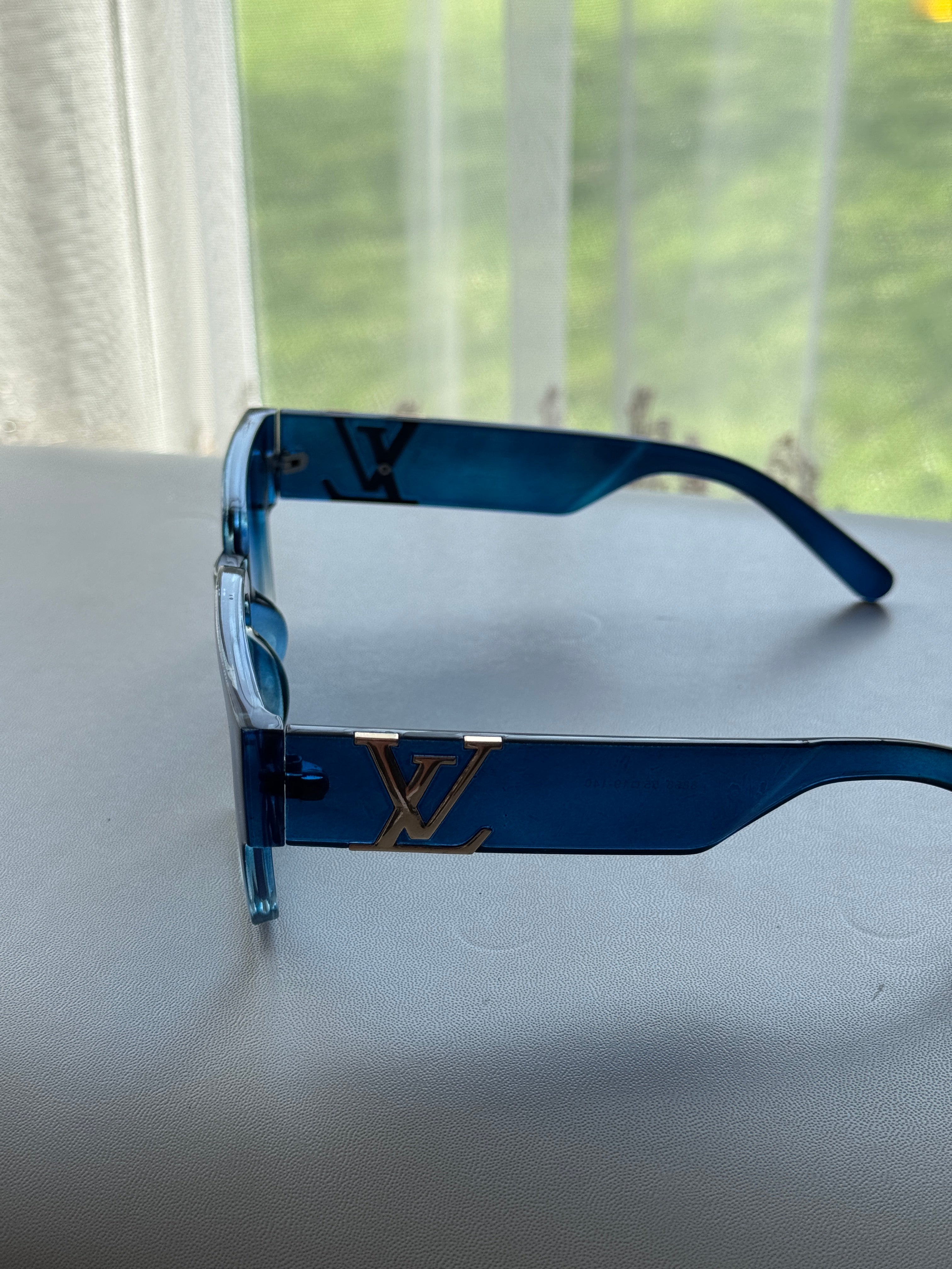 Louis Vuitton Sunglasses – Transparent Light Blue/Gold